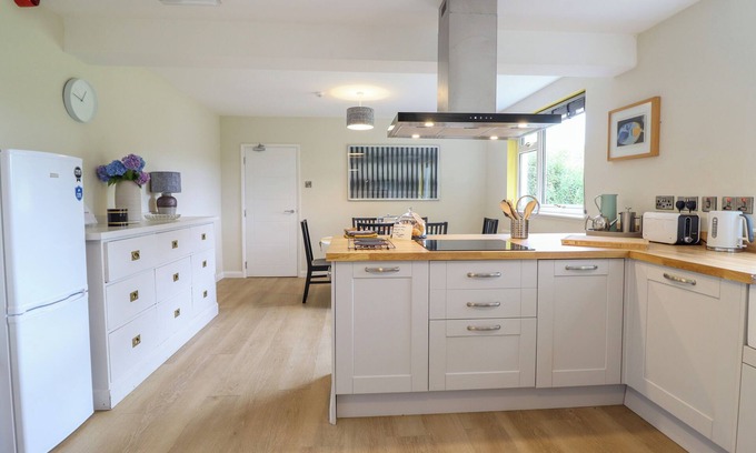 Newtown Cottage | The Wardens House