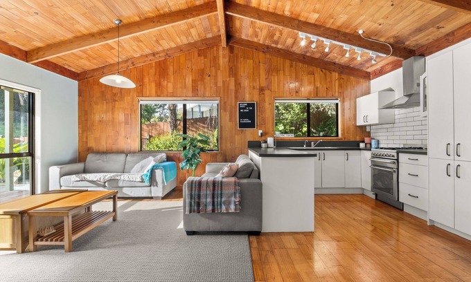 Onemana House | The Wee Bothy - Whangamata Holiday Home