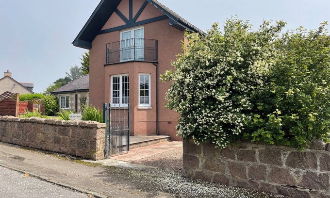 Stonehaven Apartment | The West Wing, your self contained luxurious rural haven.