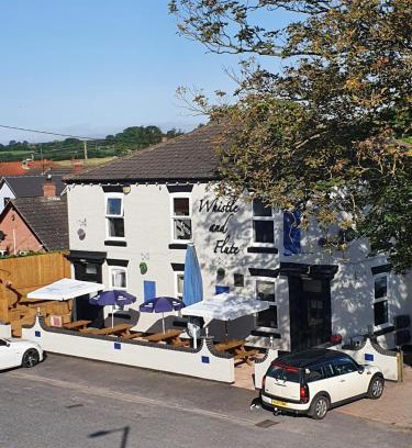 Barnetby Hotel | The Whistle and Flute