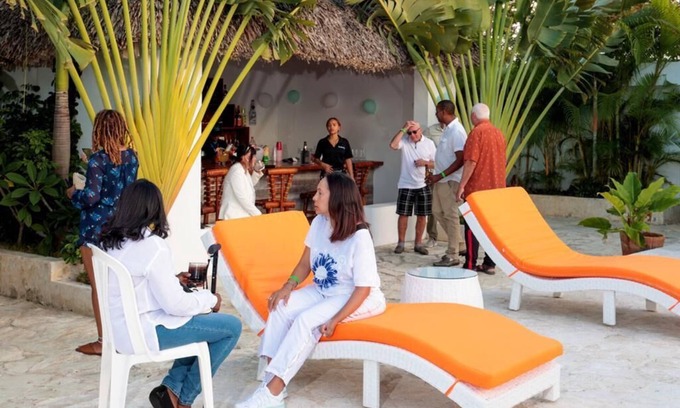 Juan Dolio Bed & Breakfast | The white rock villa this 9 bedroom 9 bathroom offer fee continental breakfast
