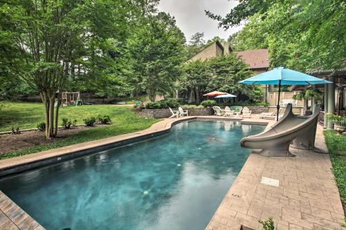 Rio Apartment | The White Elephant Inn Getaway with Pool and Hot Tub!