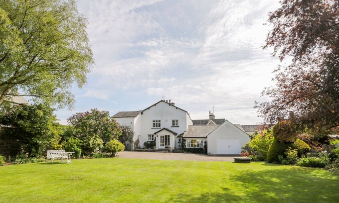 Cartmel Cottage | THE WHITE HOUSE, pet friendly, with open fire in Cartmel