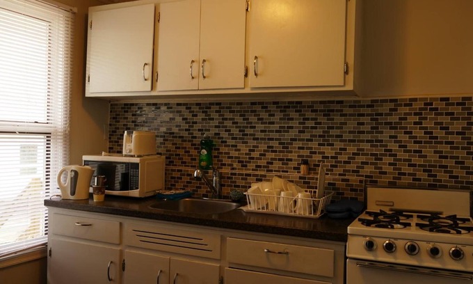North River Hotel | The White Horse Motel