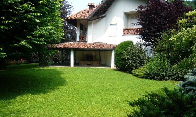 Cavoretto Villa | The White Villa: magnificent hillside villa with garden