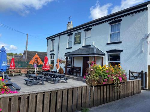 Pilsley House | The willow tree inn