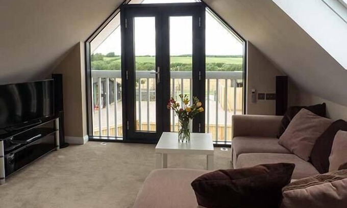 Langdon Cottage | THE WILLOWS, family friendly, country holiday cottage in Adisham