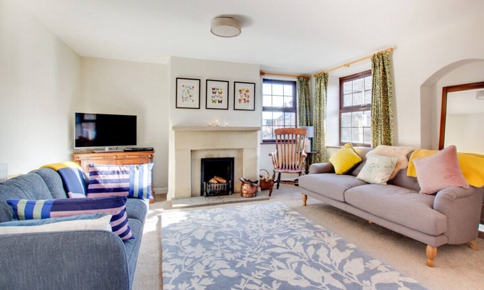 Castle Acre House | The Willows - Four Bedroom House, Sleeps 6