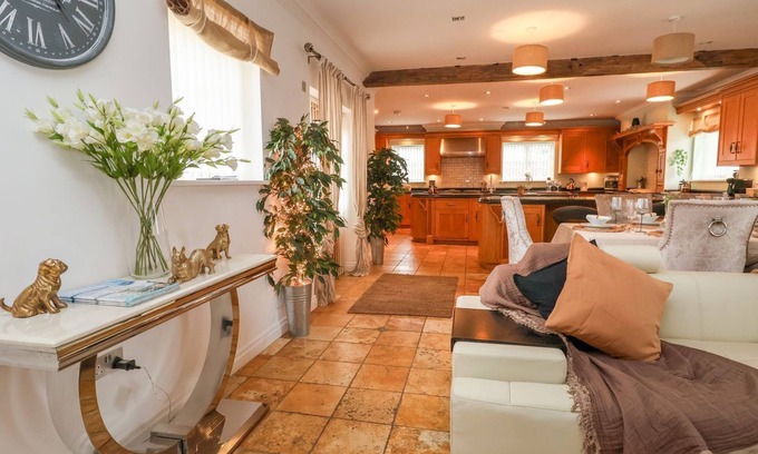 Overton-on-dee Cottage | The Wing