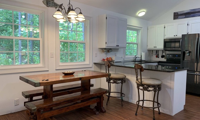 Wedowee House | The “Wood”shop, 2 bedroom loft apartment on a quiet cove.