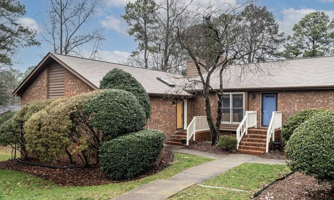 Woodcroft Condo | The Woodcroft Retreat minutes from I-40, Duke & UNC