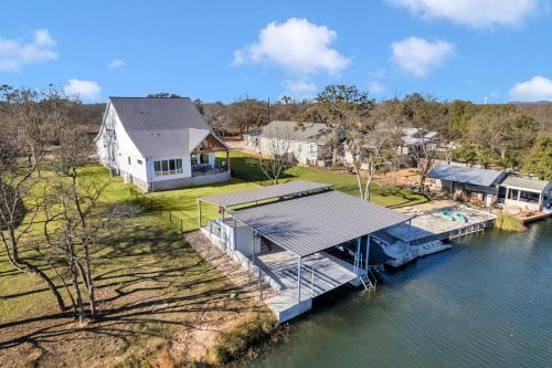 Granite Shoals House | The Woodland Escape with Concierge Services - New Listing