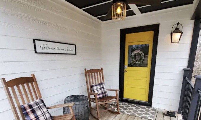 Broken Arrow Other | The Yellow Door - Secluded Farmhouse on 20 acres