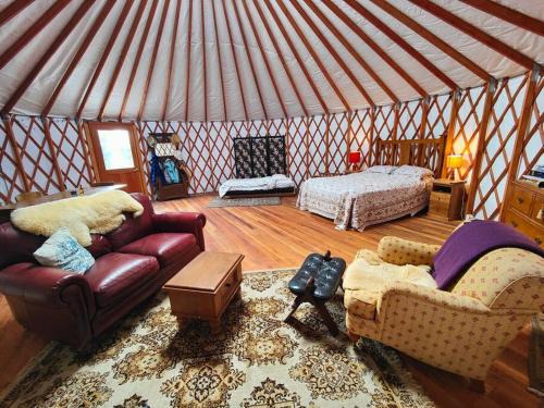 Colac Bay House | The Yurt at Ōraka