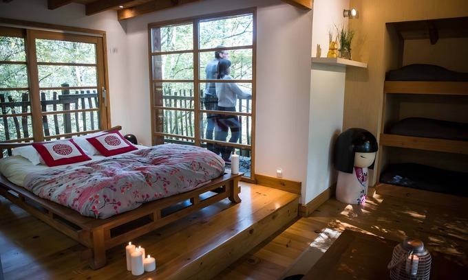 Payzac Cabin | The Zen Cabin – Unique getaway perched 8m in the forest, suspended bridge, terrace and activities