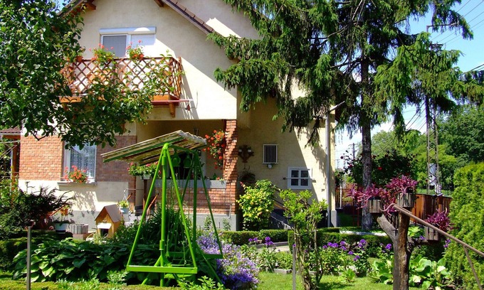 Komarom Condo | Thermal vacation in a neat, clean holiday home