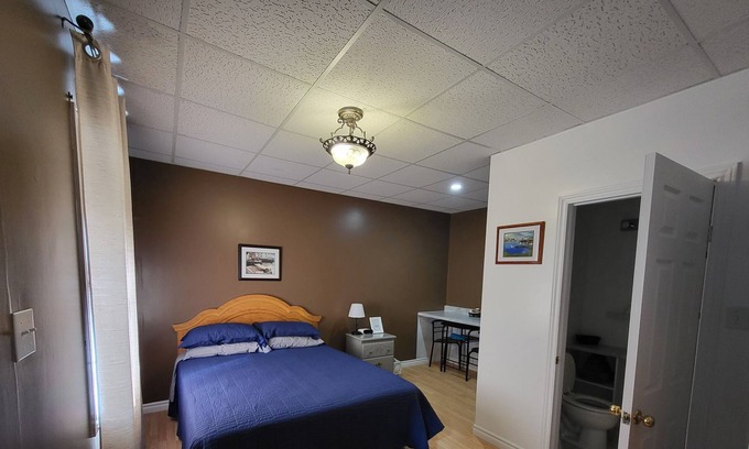Cormack House | Thickwood Inn - Room #7 (2 People)