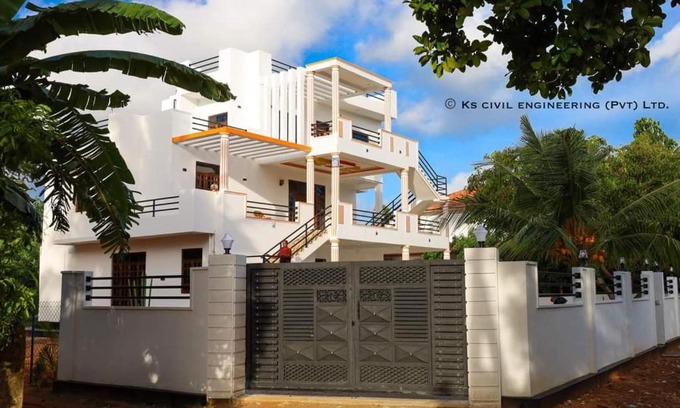 Nallur House | Thirunelvely Villa Jaffna