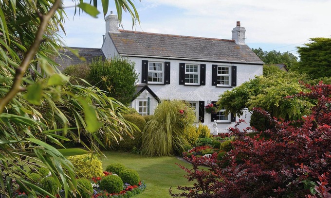 Newquay Cottage | This 250-year-old farmhouse is ideal for a family seaside holiday.