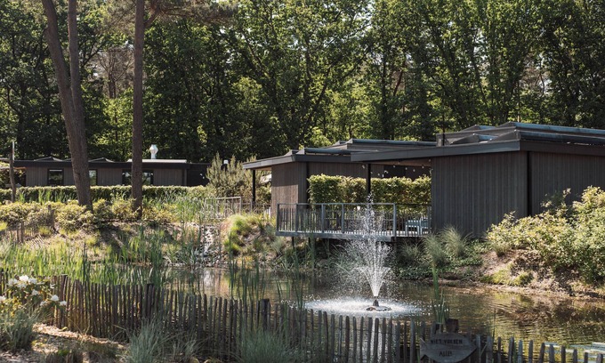 Municipality of Rhenen House | This amazing Eco-Lodge designed by an architect is highly luxurious and completely furnished for six persons.