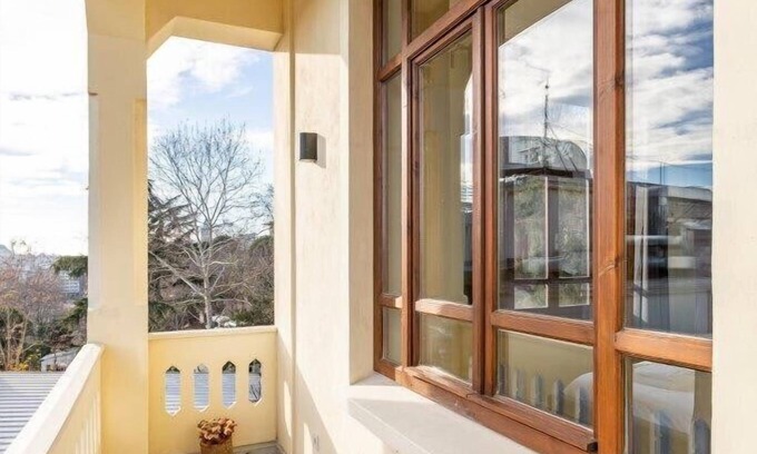 Tophane Apartment | This apartment is a 2 bedroom(s), 2 bathrooms, located in Beyoğlu, İstanbul.