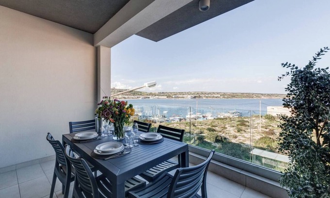 Għadira Apartment | This apartment is a 3 bedroom(s), 3 bathrooms, located in Il-Mellieħa, null.