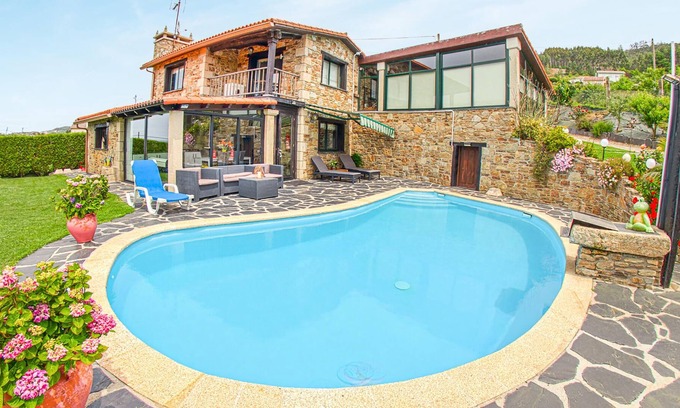 Valdovino Apartment | This authentic vacation apartment is located in a convenient location that guarantees privacy and re