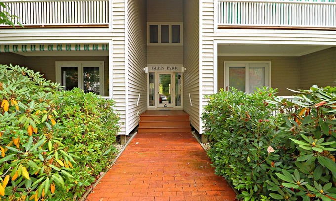 Chautauqua Condo | This centrally located Chautauqua Institution, 2nd floor condo is adjacent to Bestor Plaza