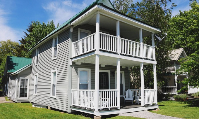 Jamestown House | This charming lake cottage located in a peaceful, safe community right on the lake!
