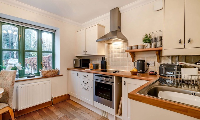 King's Lynn Cottage | This charming little property is in a great area for exploring.