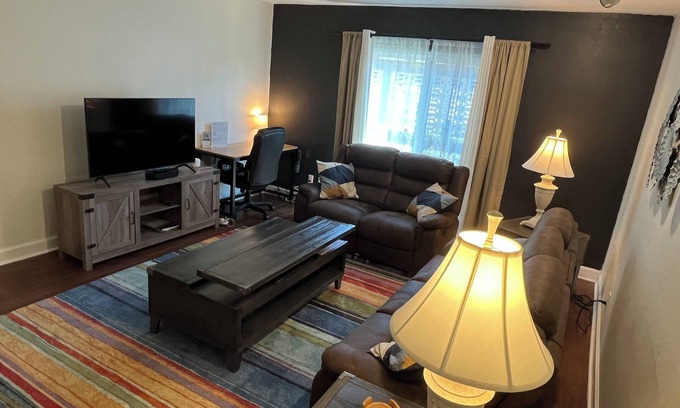 Gainesville Condo | This condominium is a 2 bedroom(s), 1 bathrooms, located in Gainesville, FL.
