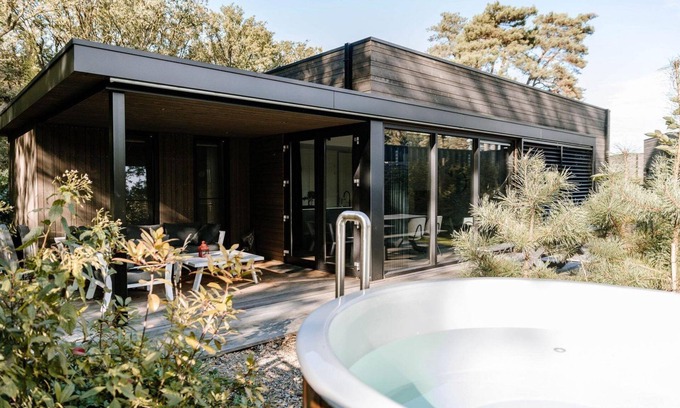 Municipality of Rhenen House | This Eco-Lode is furnished for six persons as well but also has an extra hot tub. This means you can relax completely from your own patio and grab your own wellness moment!