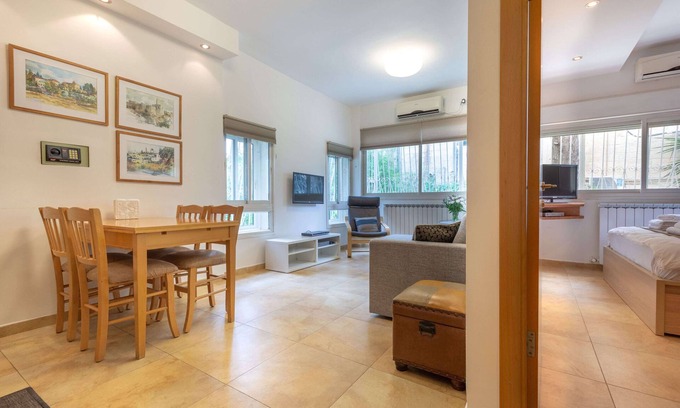 Emek Refaim Apartment | This ground floor one bedroom Apt is a perfect rental with just a few stairs
