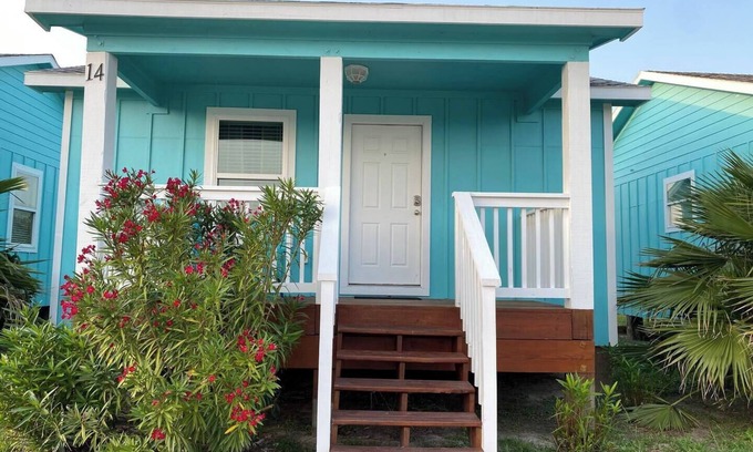 Rockport House | This house is a 2 bedroom(s), 1 bathrooms, located in Rockport, TX.