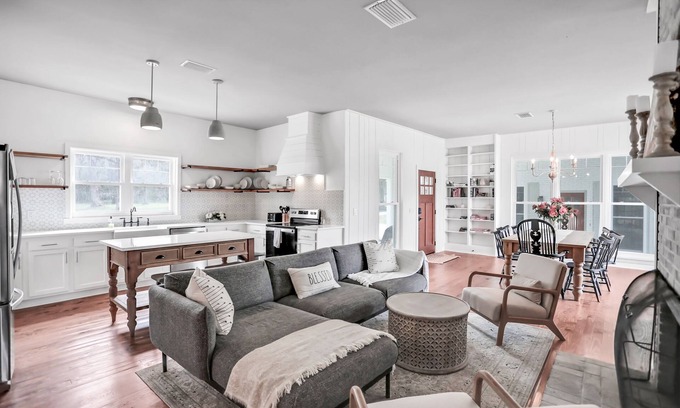 Nassau County House | This house is a 3 bedroom(s), 2 bathrooms, located in Hilliard, FL.