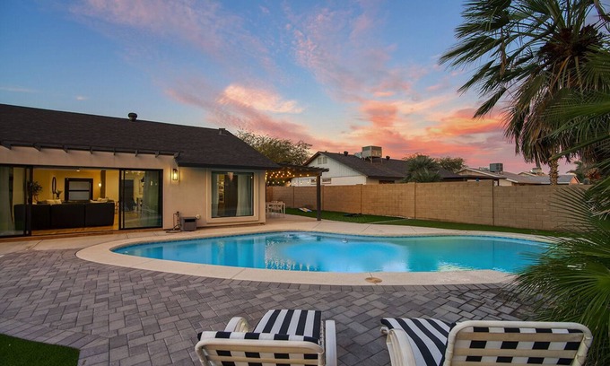 Covey House | This house is a 4 bedroom(s), 2.5 bathrooms, located in Scottsdale, AZ.