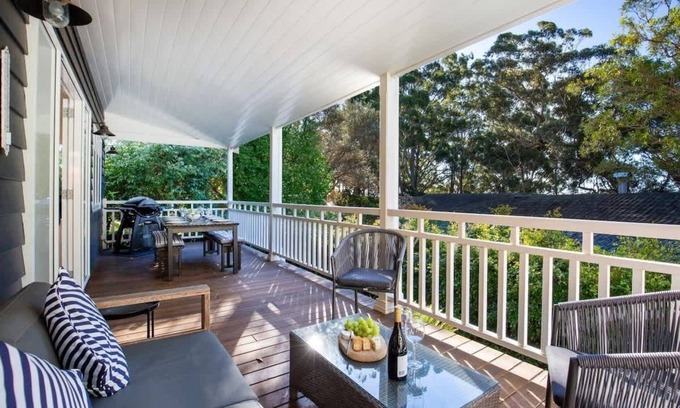Vincentia House | This Is It - stylish 4-bedroom Vincentia retreat