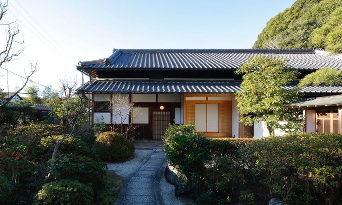 Kyotanabe House | This is tea and retreat luxury vacation rent villa in southern part of kyoto.