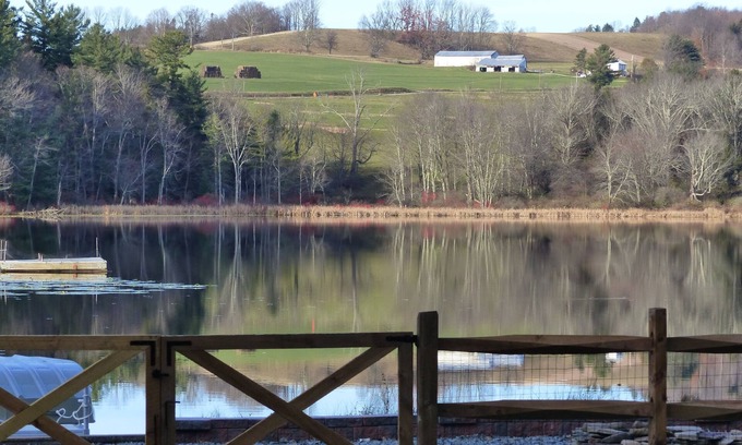 Montrose Cottage | This lakefront cottage is an ideal getaway for a family!