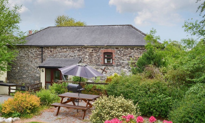 Saint Ann's Chapel Cottage | This larger holiday property is set over two levels and has en-suite facilities to each bedroom.