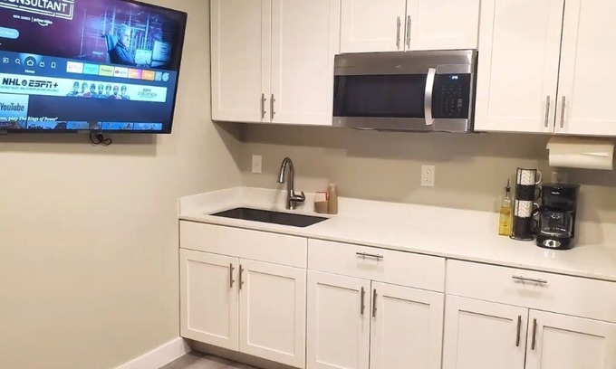 Denver Heights Apartment | This loft is a 1 bedroom(s), 1 bathrooms, located in San Antonio, TX.