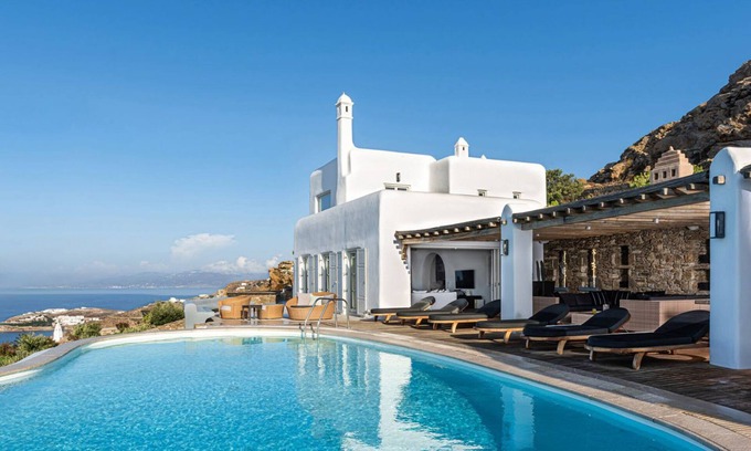 Tourlos House | This Luxury Retreat View is Just Stunning and its Location Unbeatable