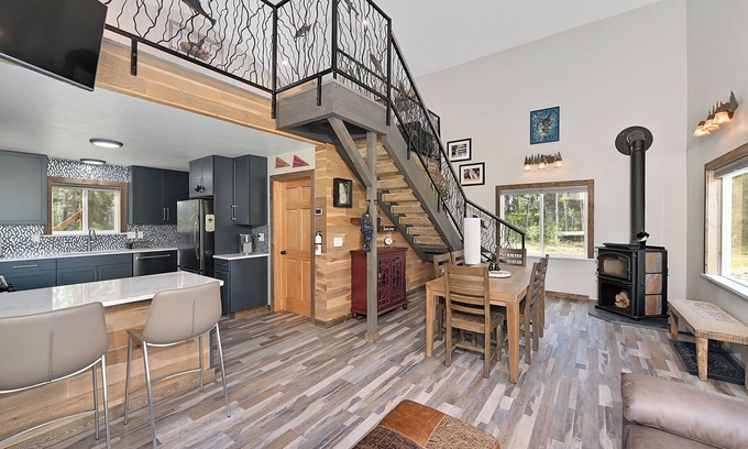 Funny River House | This quiet cabin on a slough of the Kenai River is what you need.
