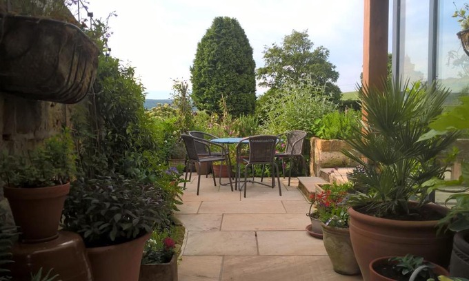 Fylingthorpe Bed & Breakfast | Thorpe Green House Vegetarian Bed & Breakfast