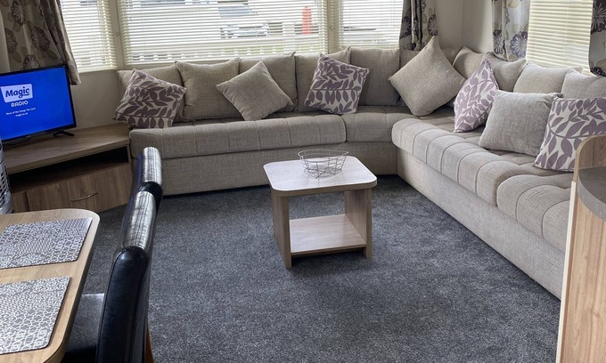 Grimsby House | Thorpe Park Caravan to Rent