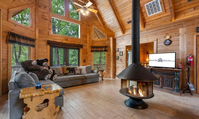 Branson Cedars House | Three Bear Lodge