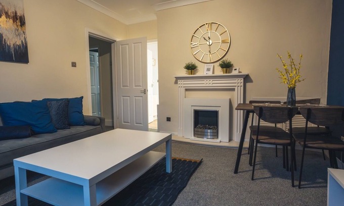 Coatbridge Apartment | Three Bedroom Apartment in Central Coatbridge