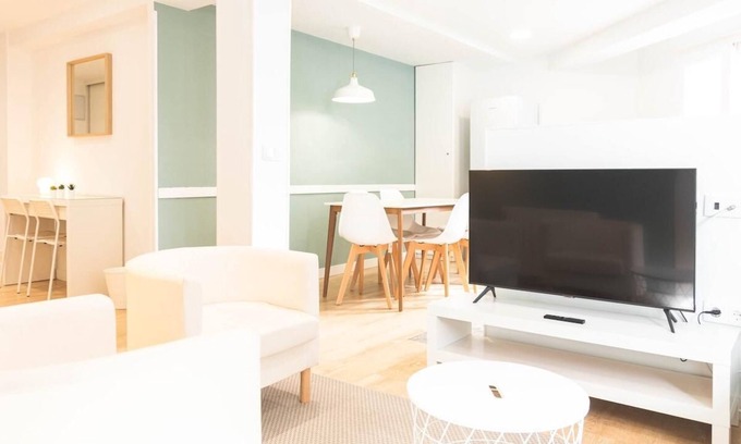 Distrito Llano Apartment | Three Bedroom Apartment
