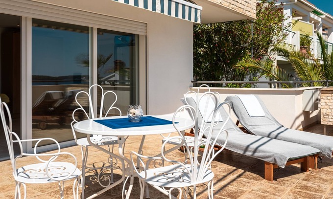 Potirna Apartment | Three bedroom apartment near beach Cove Nova, Korčula (A-11353-a)