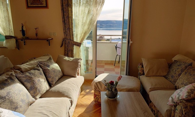 Rtina Apartment | Three bedroom apartment with terrace and sea view Rtina - Miočići, Zadar (A-22001-a)